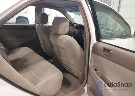 2003 Toyota Camry Le z USA, uszkodzony, nr VIN 4T1BE32K73U244263